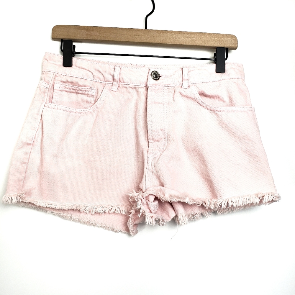 ●Forever 21 Pink High Rise Raw Hem Shorts